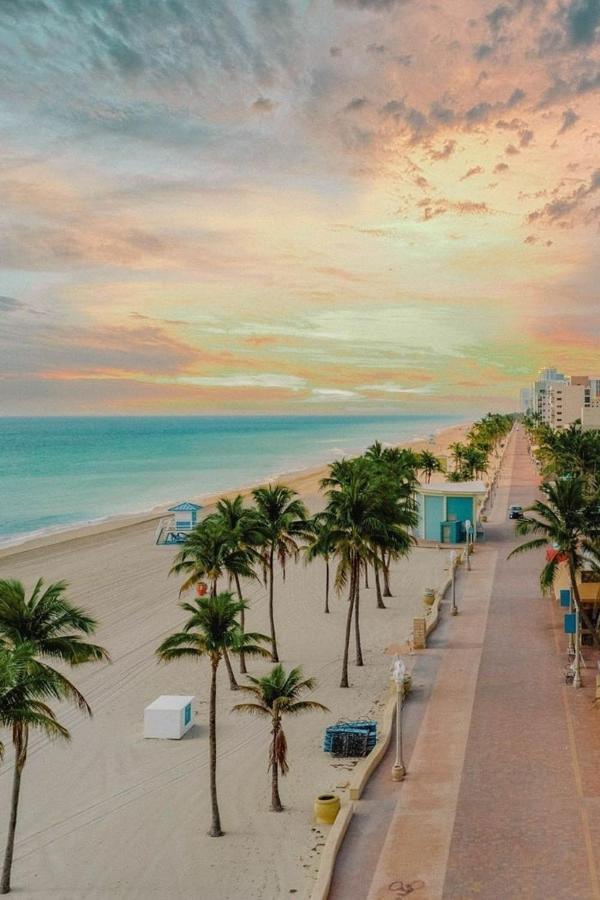 Downtown Hollywood Holiday Retreat Dania Beach Exterior photo