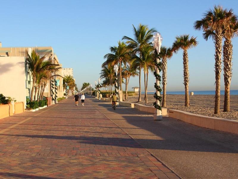 Downtown Hollywood Holiday Retreat Dania Beach Exterior photo